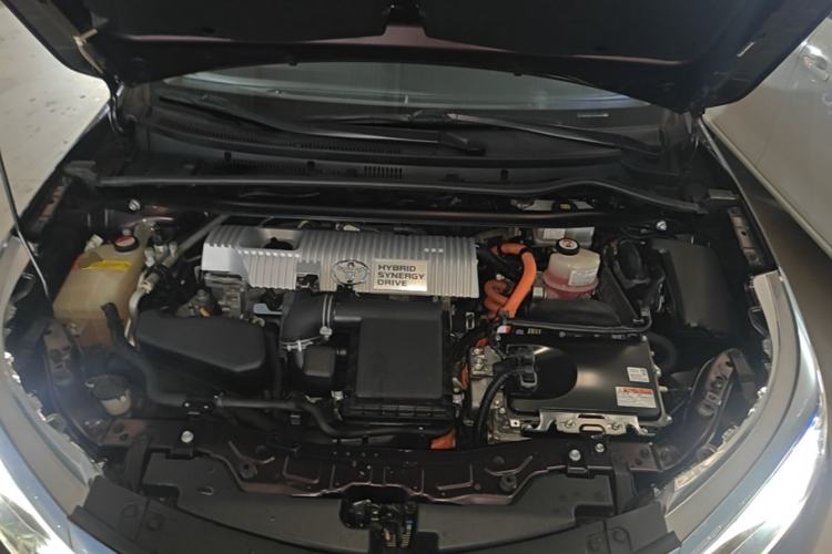 Used Toyota Levin 2017 Revised Dual-Engine 1.8H GS E-CVT Elite Sunroof Version China VI Standard Engine Bay