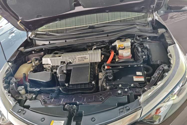 Used Toyota Levin 2017 Revised Dual-Engine 1.8H GS E-CVT Elite Sunroof Version China V Standard Engine Bay