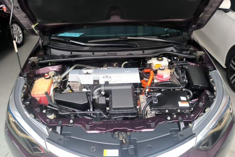 Used Toyota Levin 2017 Revised Dual-Engine 1.8H GS E-CVT Elite Sunroof Version China V Standard Engine Bay