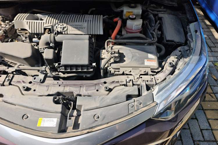 Used Toyota Levin 2017 Revised Dual-Engine 1.8H GS E-CVT Elite Sunroof Version China V Standard Engine Bay Left