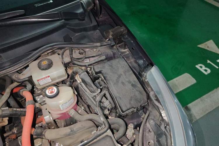 Used Toyota Levin 2017 Revised Dual-Engine 1.8H GS E-CVT Elite Sunroof Version China V Standard Engine Bay Left