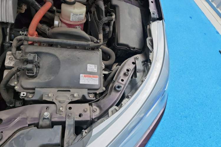 Used Toyota Levin 2017 Revised Dual-Engine 1.8H GS E-CVT Elite Sunroof Version China V Standard Engine Bay Left