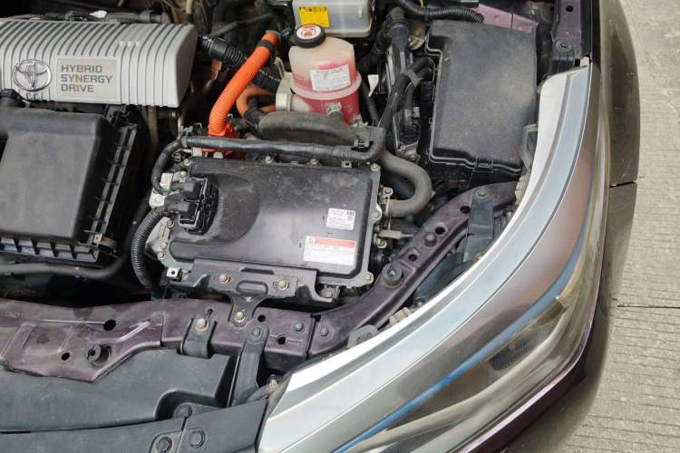 Used Toyota Levin 2017 Revised Dual-Engine 1.8H GS E-CVT Elite Sunroof Version China V Standard Engine Bay Left