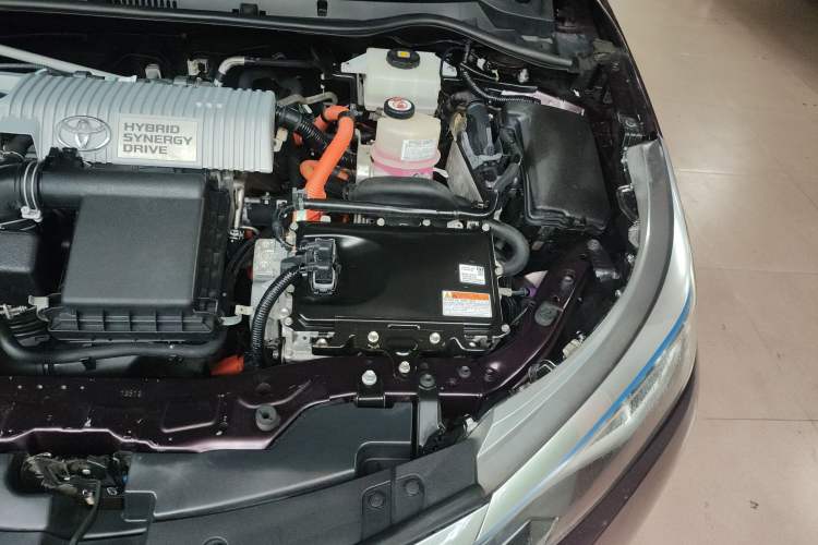 Used Toyota Levin 2017 Revised Dual-Engine 1.8H GS E-CVT Elite Sunroof Version China V Standard Engine Bay Left