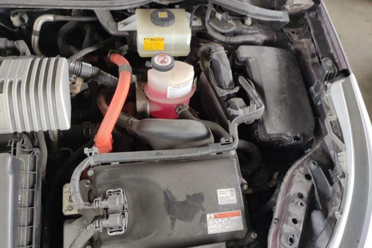 Used Toyota Levin 2017 Revised Dual-Engine 1.8H GS E-CVT Elite Sunroof Version China V Standard Engine Bay Left