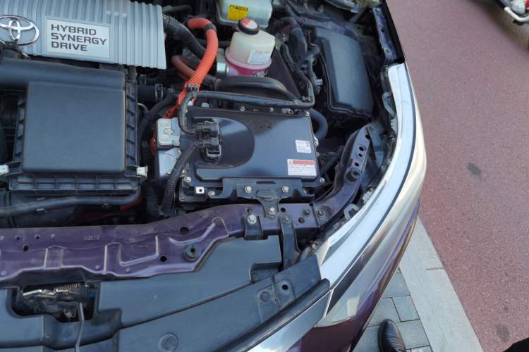 Used Toyota Levin 2017 Revised Dual-Engine 1.8H GS E-CVT Elite Sunroof Version China V Standard Engine Bay Left