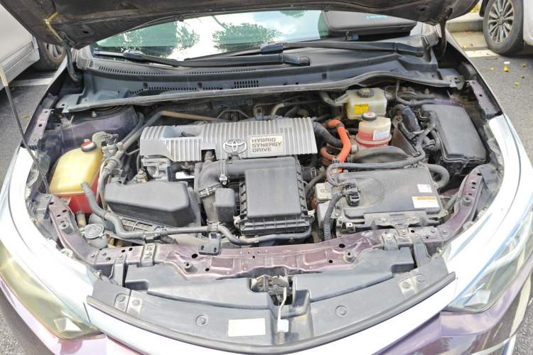 Used Toyota Levin 2017 Revised Dual-Engine 1.8H GS E-CVT Elite Sunroof Version China V Standard Engine Bay