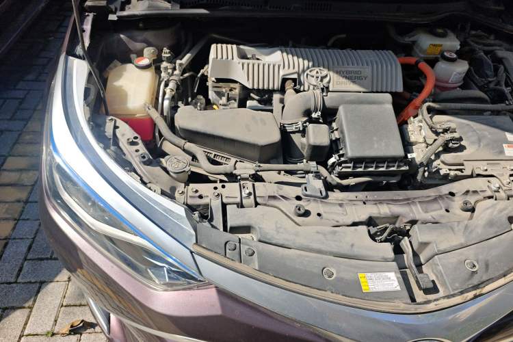 Used Toyota Levin 2017 Revised Dual-Engine 1.8H GS E-CVT Elite Sunroof Version China V Standard Engine Bay Right