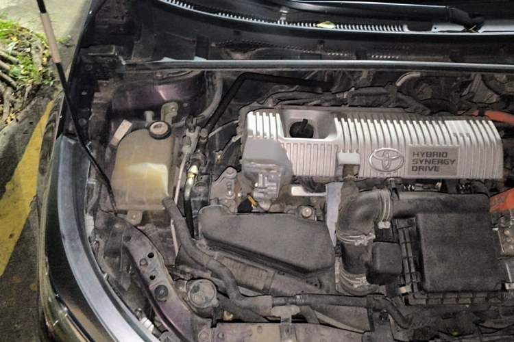Used Toyota Levin 2017 Revised Dual-Engine 1.8H GS E-CVT Elite Sunroof Version China V Standard Engine Bay Right