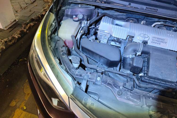 Used Toyota Levin 2017 Revised Dual-Engine 1.8H GS E-CVT Elite Sunroof Version China V Standard Engine Bay Right