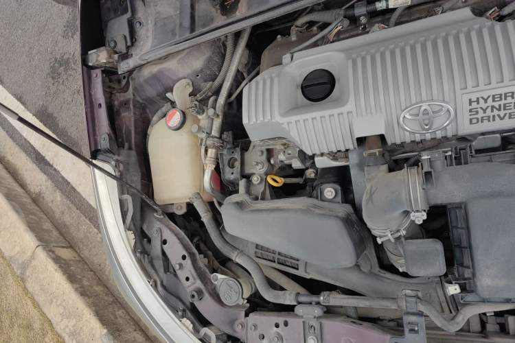 Used Toyota Levin 2017 Revised Dual-Engine 1.8H GS E-CVT Elite Sunroof Version China V Standard Engine Bay Right