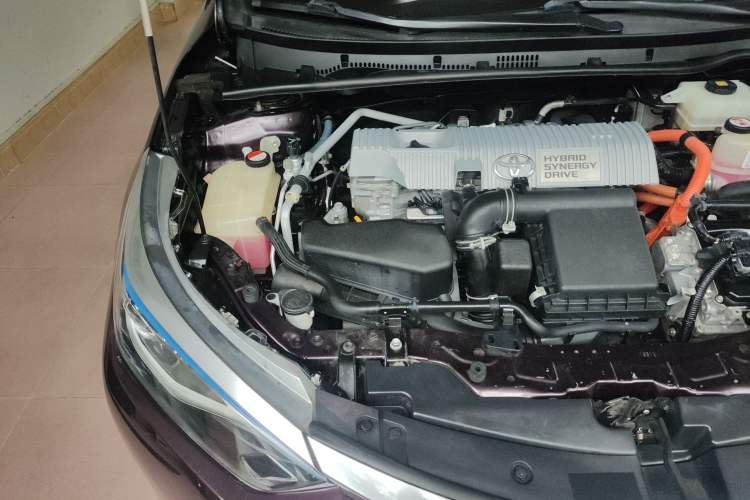 Used Toyota Levin 2017 Revised Dual-Engine 1.8H GS E-CVT Elite Sunroof Version China V Standard Engine Bay Right