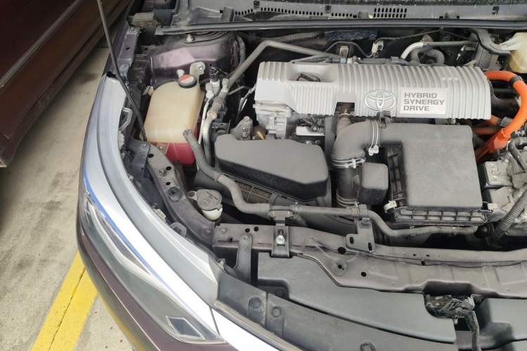 Used Toyota Levin 2017 Revised Dual-Engine 1.8H GS E-CVT Elite Sunroof Version China V Standard Engine Bay Right