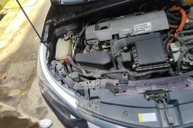Used Toyota Levin 2017 Revised Dual-Engine 1.8H GS E-CVT Elite Sunroof Version China V Standard Engine Bay Right