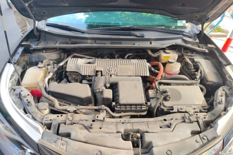 Used Toyota Levin 2017 Revised Dual-Engine 1.8H GS E-CVT Elite Sunroof Version China V Standard Engine Bay