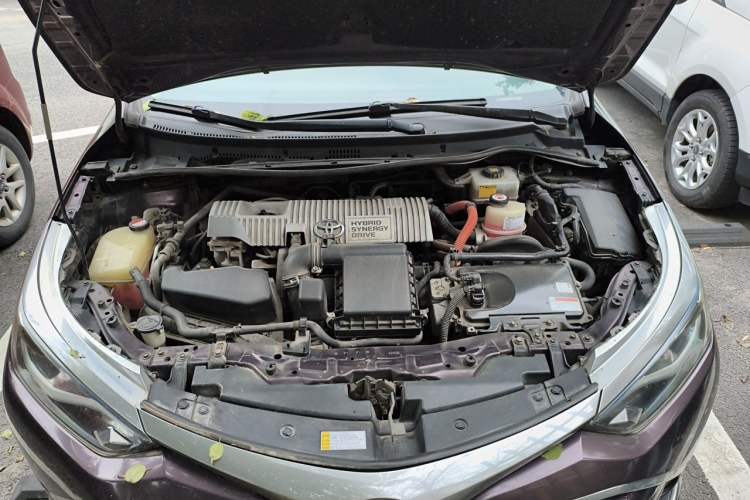 Used Toyota Levin 2017 Revised Dual-Engine 1.8H GS E-CVT Elite Sunroof Version China V Standard Engine Bay