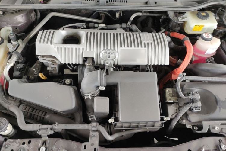 Used Toyota Levin 2017 Revised Dual-Engine 1.8H GS E-CVT Elite Sunroof Version China V Standard Engine Bay