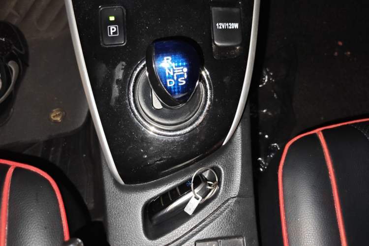 Used Toyota Levin 2017 Revised Dual-Engine 1.8H GS E-CVT Elite Sunroof Version China V Standard Gear Lever