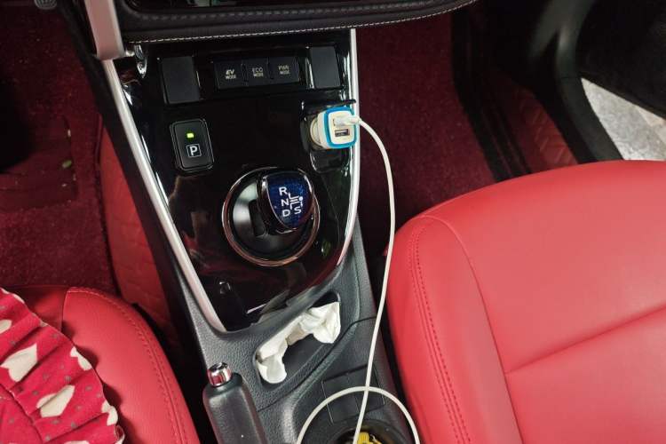 Used Toyota Levin 2017 Revised Dual-Engine 1.8H GS E-CVT Elite Sunroof Version China V Standard Gear Lever