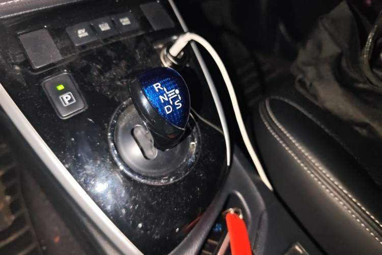 Used Toyota Levin 2017 Revised Dual-Engine 1.8H GS E-CVT Elite Sunroof Version China V Standard Gear Lever