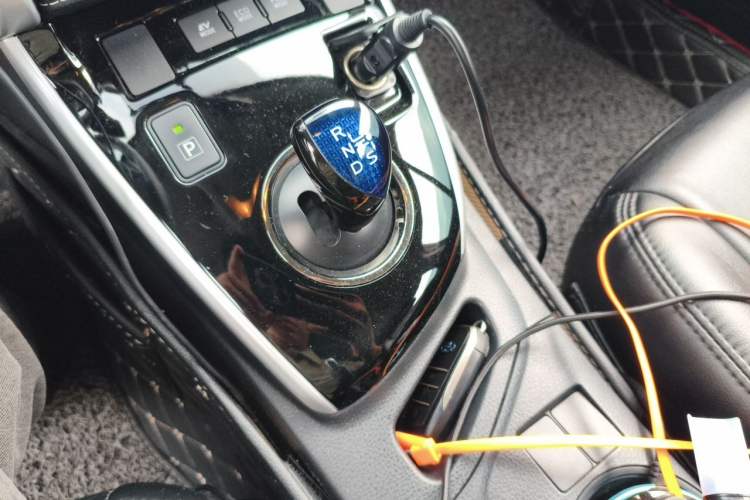 Used Toyota Levin 2017 Revised Dual-Engine 1.8H GS E-CVT Elite Sunroof Version China V Standard Gear Lever