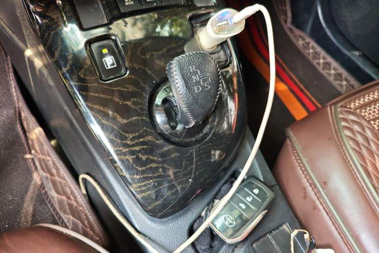 Used Toyota Levin 2017 Revised Dual-Engine 1.8H GS E-CVT Elite Sunroof Version China V Standard Gear Lever