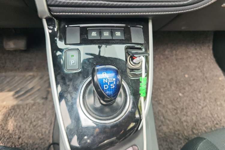Used Toyota Levin 2017 Revised Dual-Engine 1.8H GS E-CVT Elite Sunroof Version China V Standard Gear Lever
