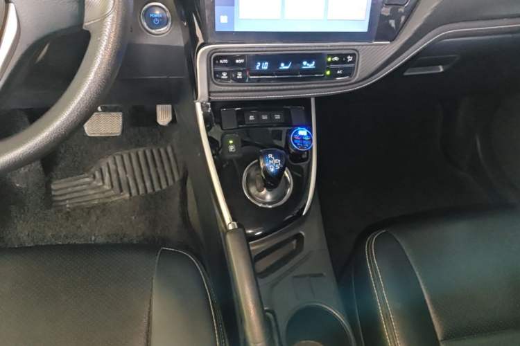 Used Toyota Levin 2017 Revised Dual-Engine 1.8H GS E-CVT Elite Sunroof Version China V Standard Gear Lever