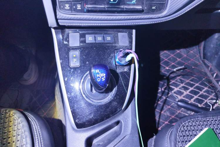 Used Toyota Levin 2017 Revised Dual-Engine 1.8H GS E-CVT Elite Sunroof Version China V Standard Gear Lever