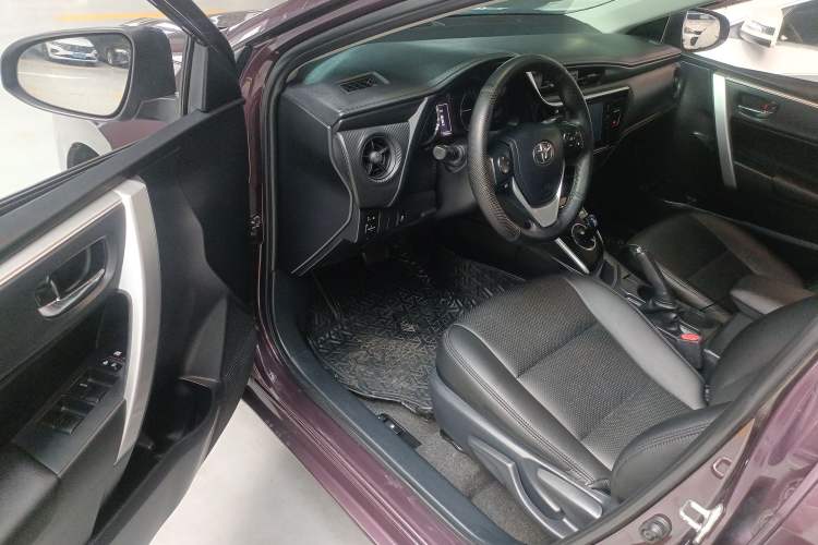 Used Toyota Levin 2017 Revised Dual-Engine 1.8H GS E-CVT Elite Sunroof Version China V Standard Interior 2