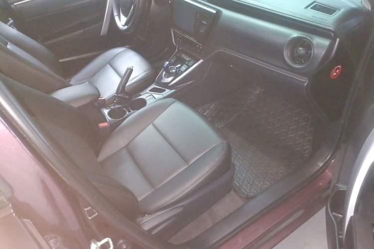 Used Toyota Levin 2017 Revised Dual-Engine 1.8H GS E-CVT Elite Sunroof Version China V Standard Interior 4