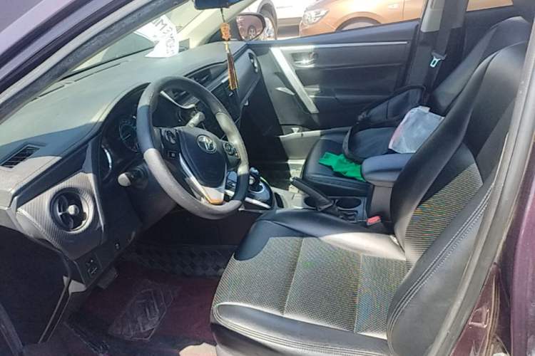 Used Toyota Levin 2017 Revised Dual-Engine 1.8H GS E-CVT Elite Sunroof Version China V Standard Left Front Seat