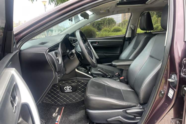 Used Toyota Levin 2017 Revised Dual-Engine 1.8H GS E-CVT Elite Sunroof Version China V Standard Left Front Seat