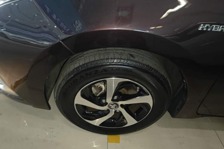 Used Toyota Levin 2017 Revised Dual-Engine 1.8H GS E-CVT Elite Sunroof Version China VI Standard Left Front Wheel Hub