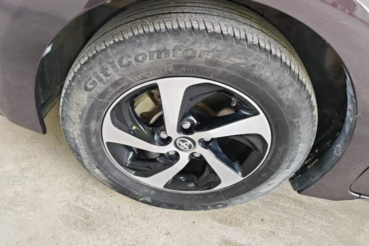 Used Toyota Levin 2017 Revised Dual-Engine 1.8H GS E-CVT Elite Sunroof Version China V Standard Left Front Wheel Hub