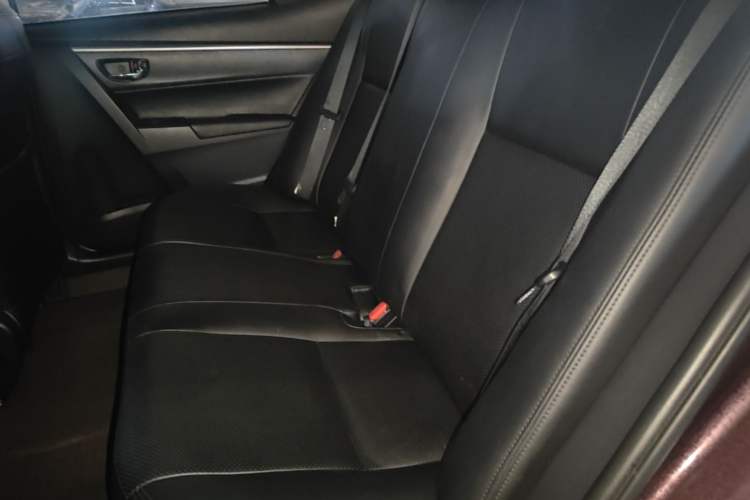 Used Toyota Levin 2017 Revised Dual-Engine 1.8H GS E-CVT Elite Sunroof Version China VI Standard Left Rear Seat
