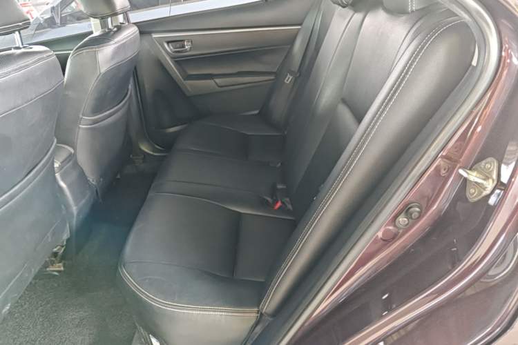 Used Toyota Levin 2017 Revised Dual-Engine 1.8H GS E-CVT Elite Sunroof Version China V Standard Left Rear Seat