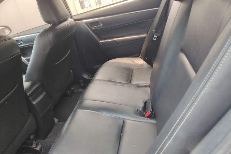 Used Toyota Levin 2017 Revised Dual-Engine 1.8H GS E-CVT Elite Sunroof Version China V Standard Left Rear Seat