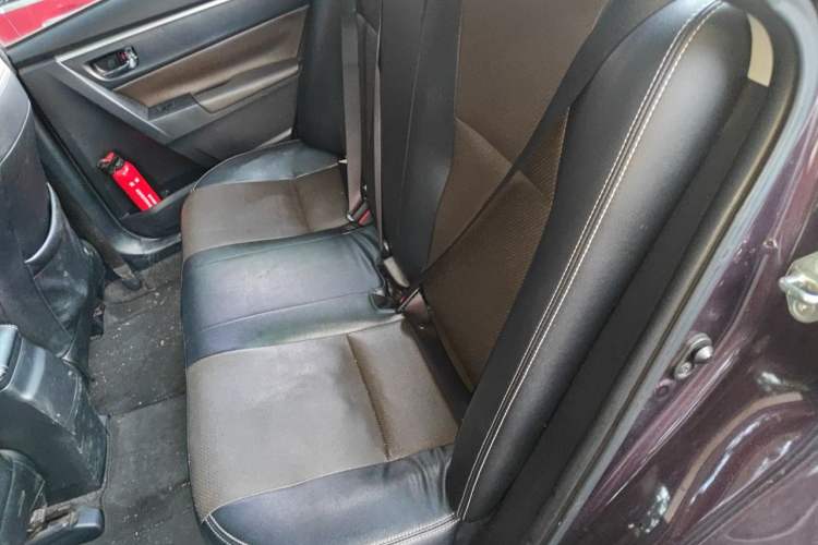 Used Toyota Levin 2017 Revised Dual-Engine 1.8H GS E-CVT Elite Sunroof Version China V Standard Left Rear Seat