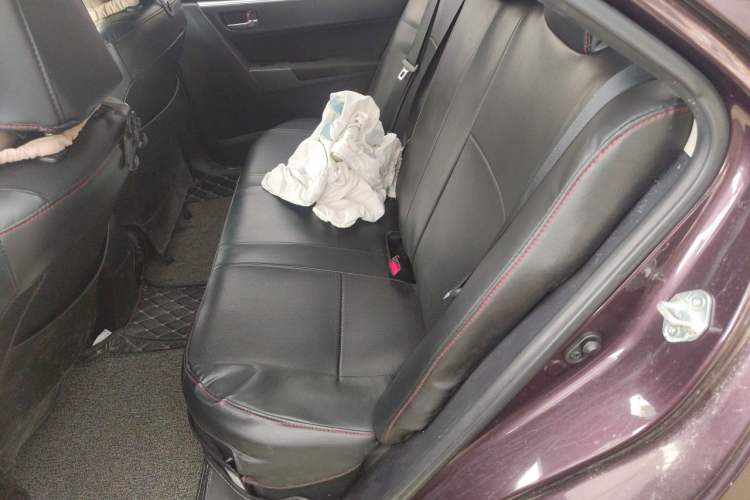 Used Toyota Levin 2017 Revised Dual-Engine 1.8H GS E-CVT Elite Sunroof Version China V Standard Left Rear Seat