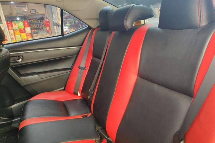 Used Toyota Levin 2017 Revised Dual-Engine 1.8H GS E-CVT Elite Sunroof Version China V Standard Left Rear Seat