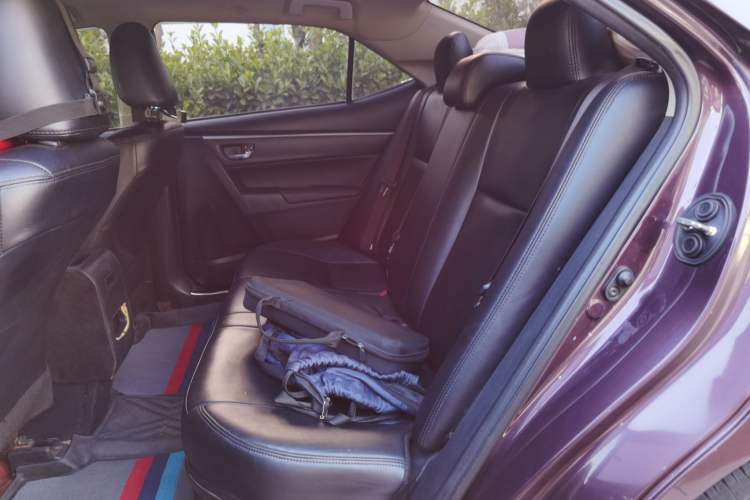 Used Toyota Levin 2017 Revised Dual-Engine 1.8H GS E-CVT Elite Sunroof Version China V Standard Left Rear Seat