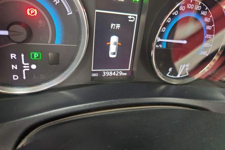 Used Toyota Levin 2017 Revised Dual-Engine 1.8H GS E-CVT Elite Sunroof Version China V Standard Odometer Close Up