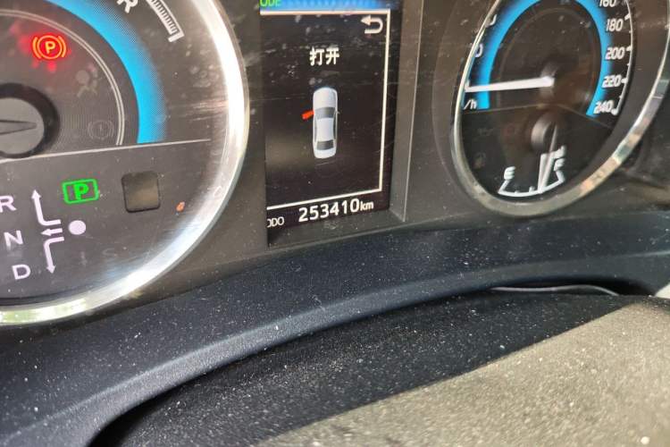 Used Toyota Levin 2017 Revised Dual-Engine 1.8H GS E-CVT Elite Sunroof Version China V Standard Odometer Close Up