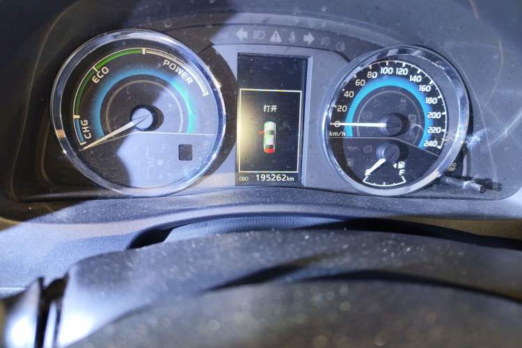 Used Toyota Levin 2017 Revised Dual-Engine 1.8H GS E-CVT Elite Sunroof Version China V Standard Odometer Close Up