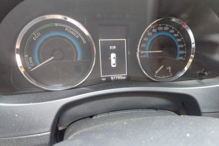 Used Toyota Levin 2017 Revised Dual-Engine 1.8H GS E-CVT Elite Sunroof Version China V Standard Odometer Close Up