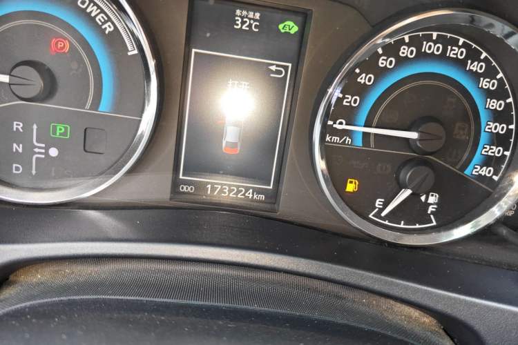 Used Toyota Levin 2017 Revised Dual-Engine 1.8H GS E-CVT Elite Sunroof Version China V Standard Odometer Close Up