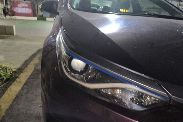Used Toyota Levin 2017 Revised Dual-Engine 1.8H GS E-CVT Elite Sunroof Version China V Standard Right Front Headlight