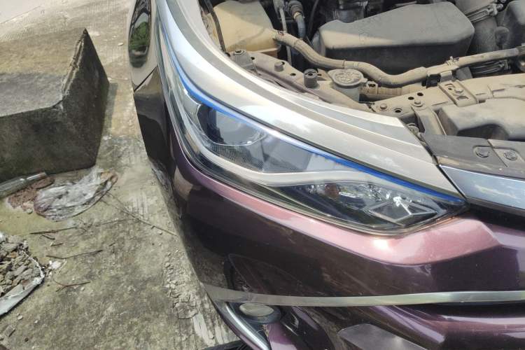 Used Toyota Levin 2017 Revised Dual-Engine 1.8H GS E-CVT Elite Sunroof Version China V Standard Right Front Headlight