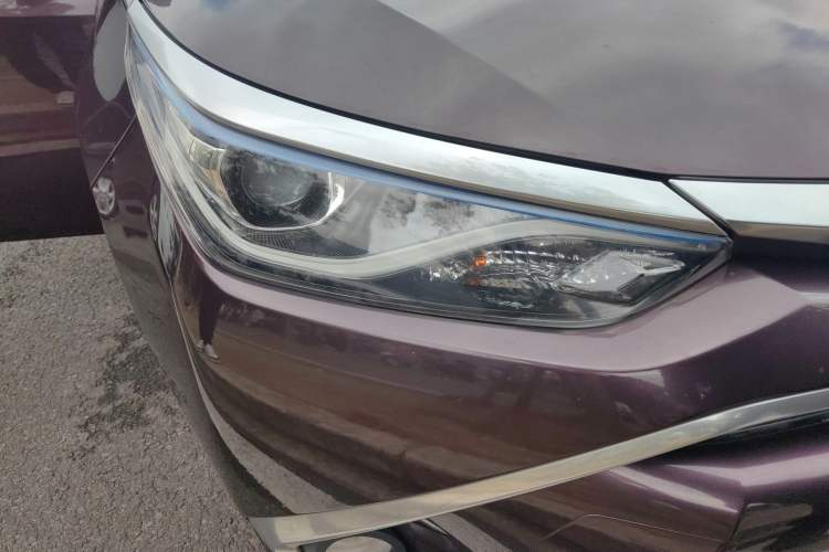 Used Toyota Levin 2017 Revised Dual-Engine 1.8H GS E-CVT Elite Sunroof Version China V Standard Right Front Headlight